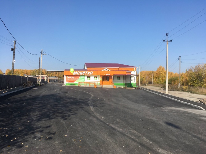 Асфальтированная парковка у магазина «Монетка» в посёлке Шабровский